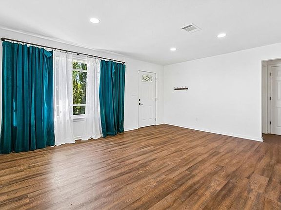 3rd image of 3008 Haring Rd