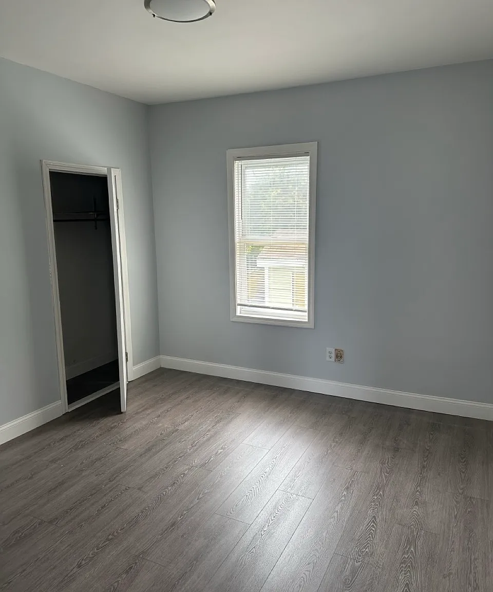 3 bed, $2,100 — Photo 4