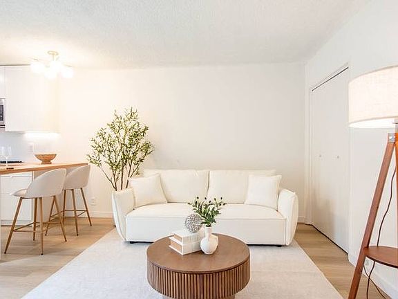 2nd image of 833 5th St #206