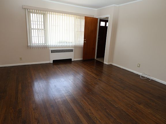 4th image of 492 4th St #1