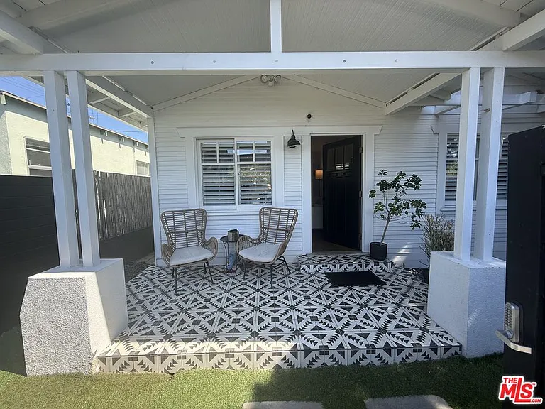 1605 Cabrillo Ave — Photo 31