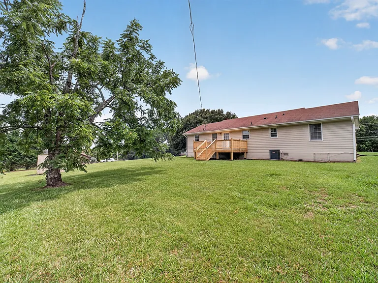 2591 Doc Hughes Rd — Photo 38