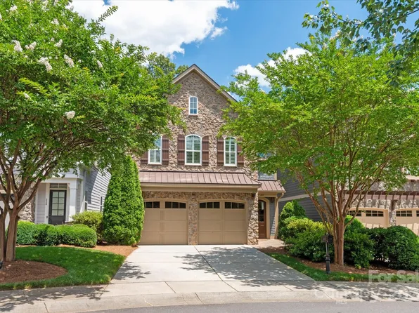 224 Charndon Village Ct, Charlotte, NC 28211