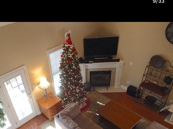 3rd image of 639 Yorkland Way