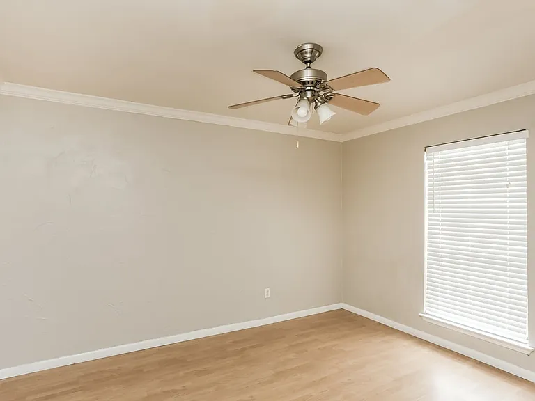 7404 Cheryl Ct — Photo 9