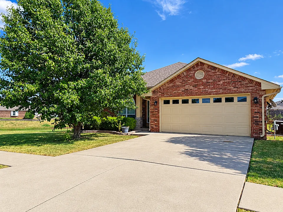 7908 Woodbend Ln