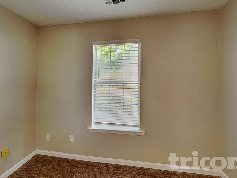 135 Tillman Ct — Photo 12