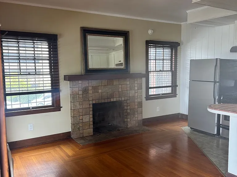 2465 Albatross St — Photo 9