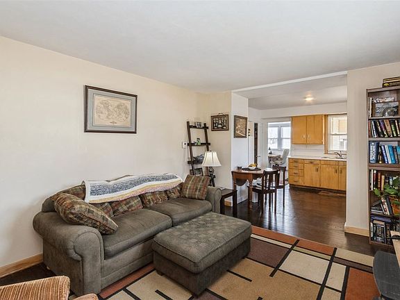 4th image of 515 3rd Ave