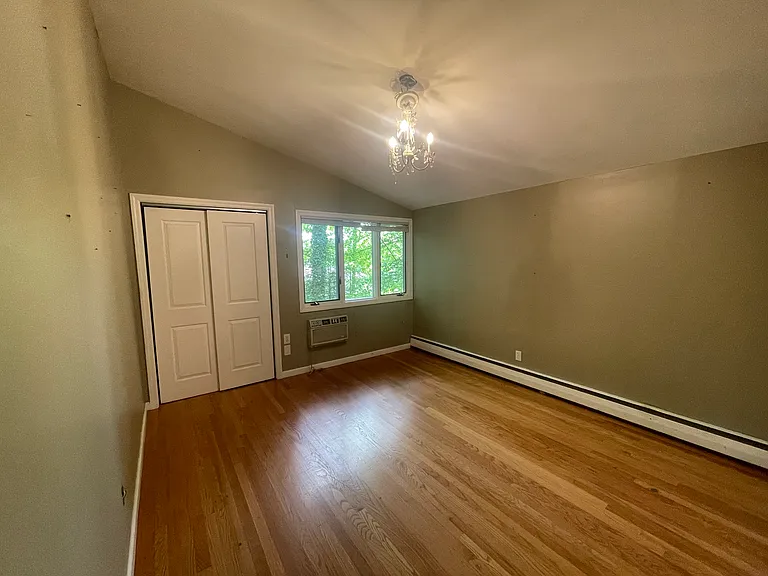 43 Valerie Ct — Photo 10