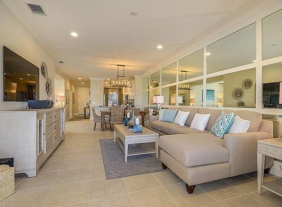 4th image of 9426 Benvenuto Ct #2-101