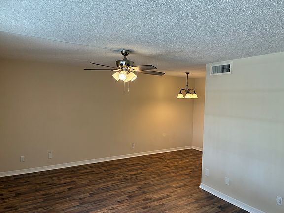 4th image of 4705 1st St NE