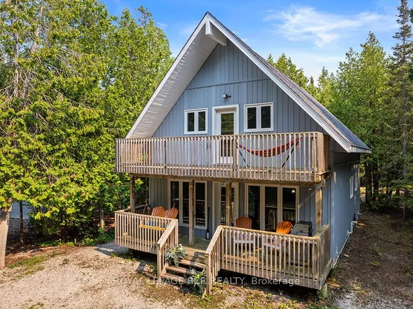 10 Dunks Bay Rd, Northern Bruce Peninsula, ON N0H 2R0