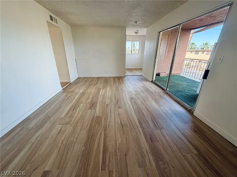 537 Kolson Cir #D — Photo 2