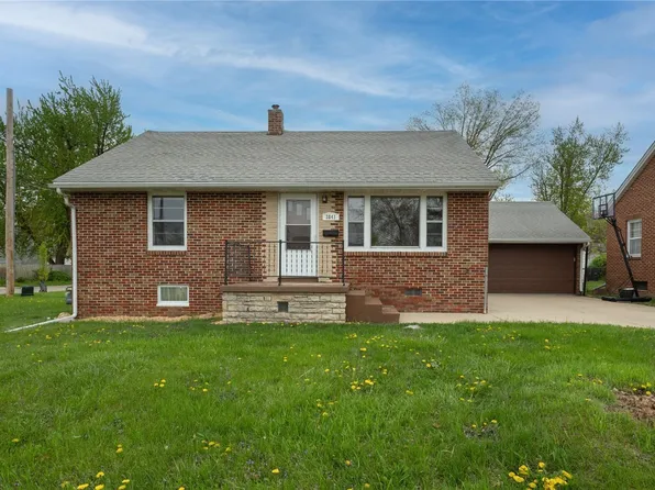 3841 Lennox Ave NE, Cedar Rapids, IA 52402