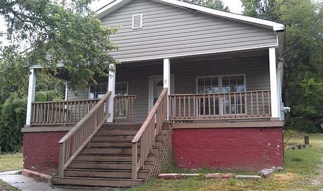 1st image of 121 Signal Hills Dr