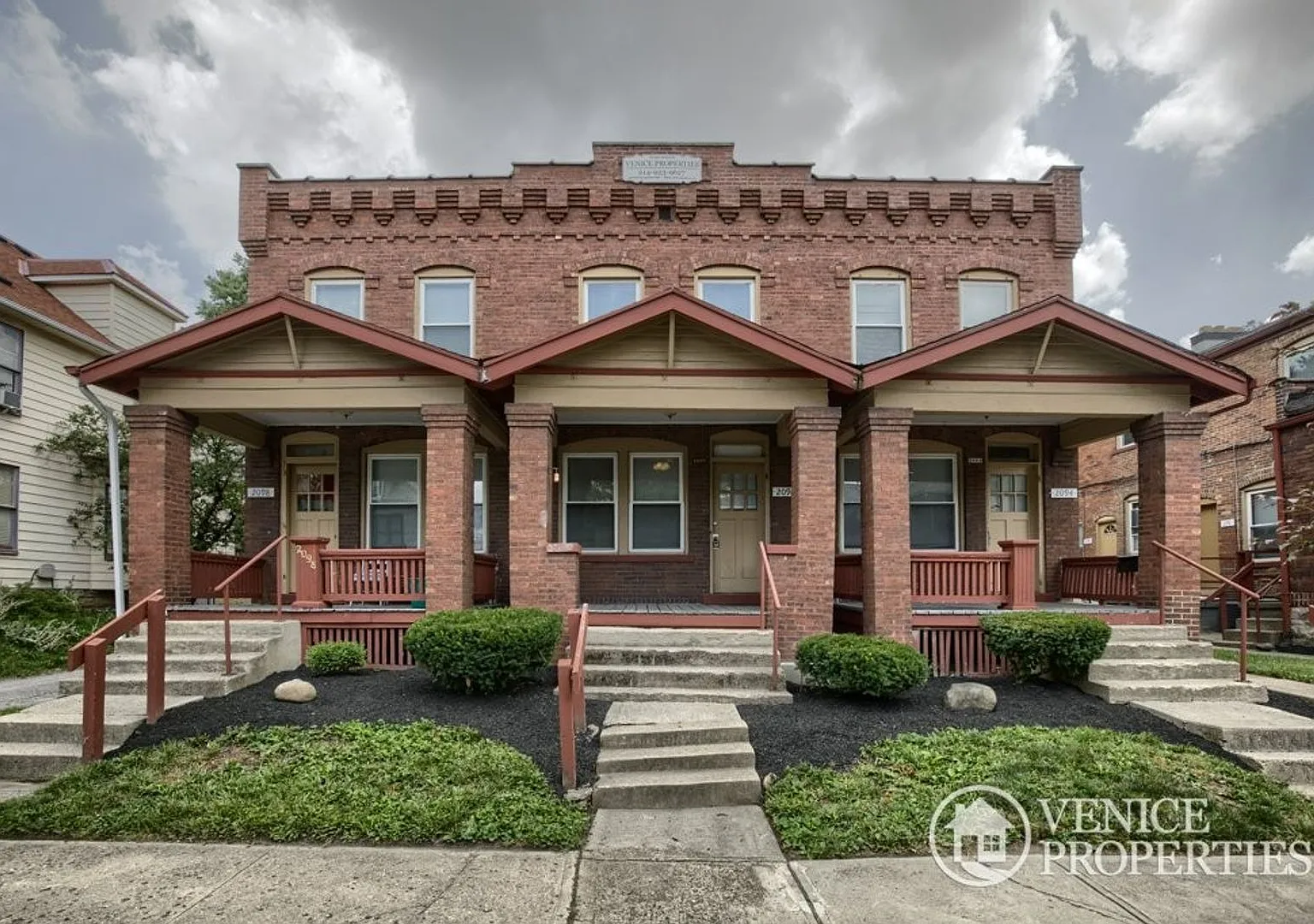 Charming 2BR on Lane Avenue and Indiana — Photo 1