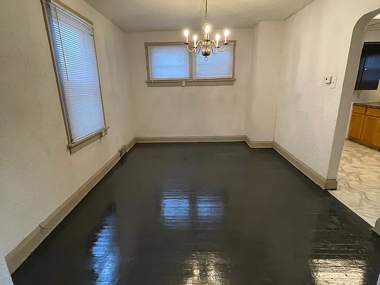 637 Vermont St — Photo 10