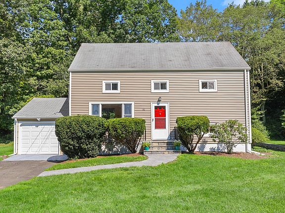 Wonderful neighborhood near town, transportation, schools and multiple parks. Beloved Greenwich Point Beach, too!