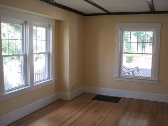 4th image of 15 Beaver St