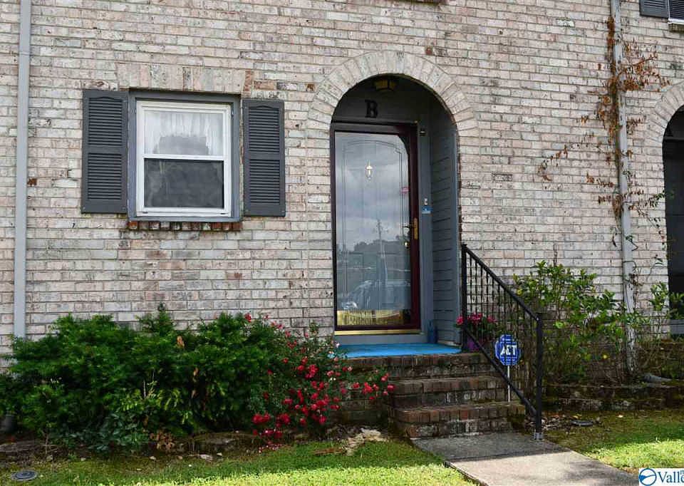1st image of 210 Marinawoods Dr SE APT B