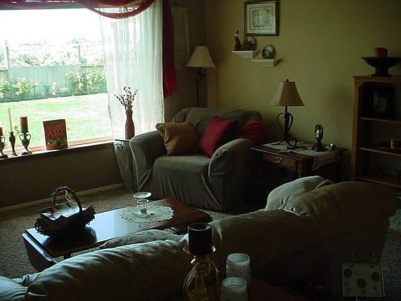 3rd image of 8907 W Deschutes Dr