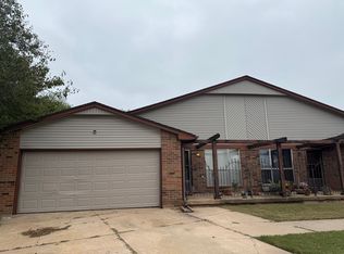 8727 E Lockmoor Cir, Wichita, KS 67207