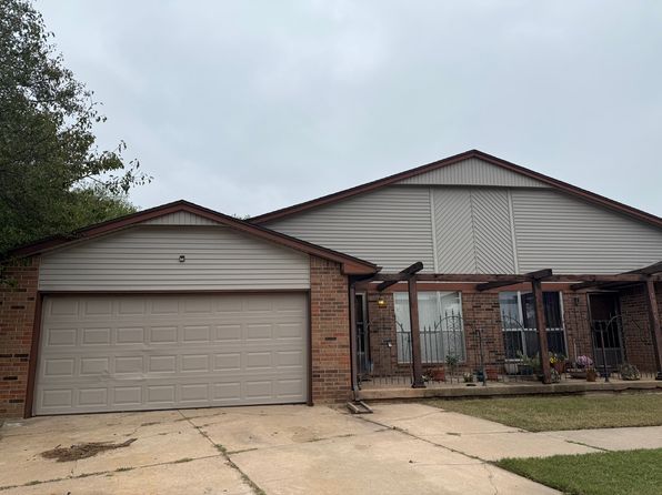 8727 E Lockmoor Cir