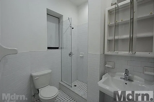 Rented by Mdrn Residential | media 5