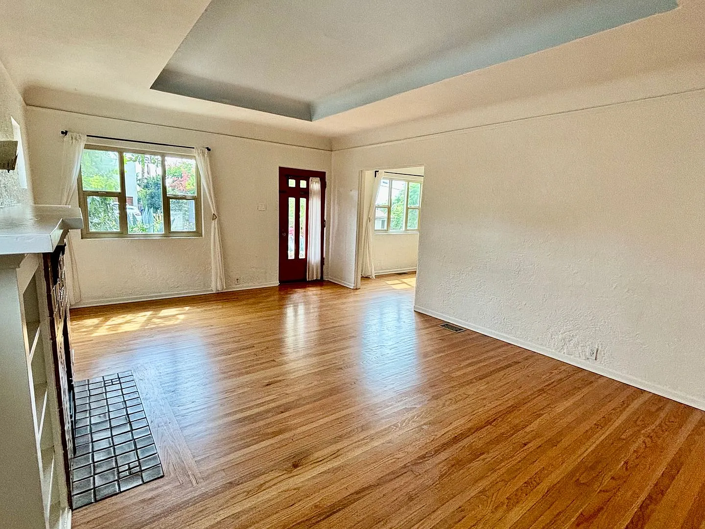 Beautiful 2 bed 1 bath home in University Heights — Photo 3
