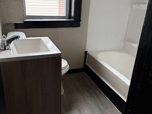 5th image of 16853 Log Cabin St #3