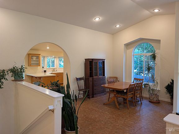 3rd image of 690 S Granite Way