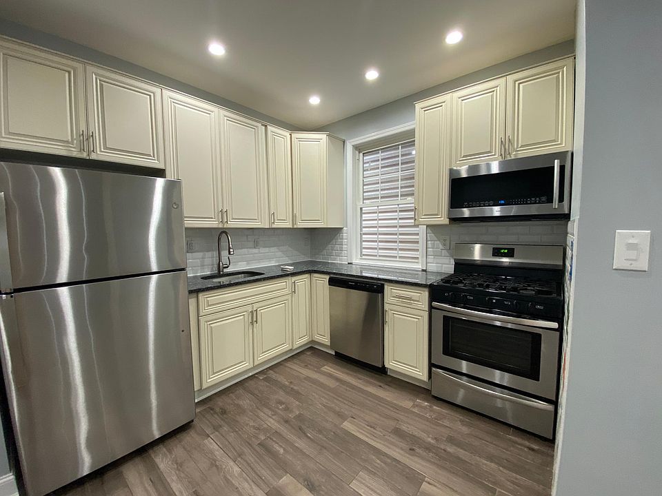 1st image of 2996 Otis Ave #1