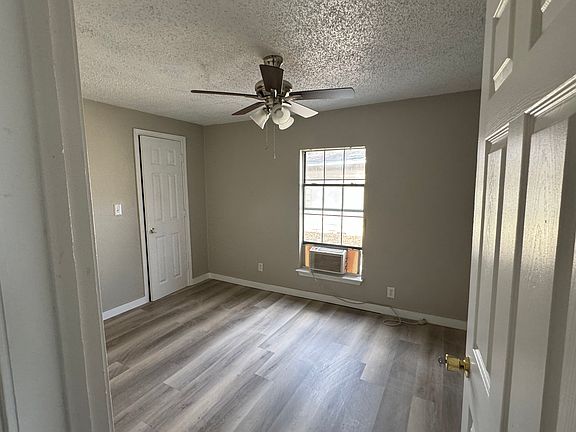 5th image of 1202 E Tarrant St