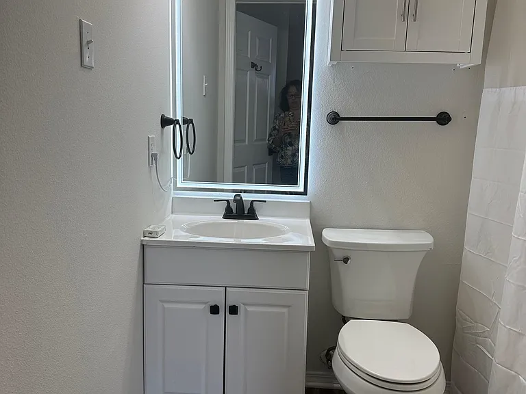 1813 Riverstone Ln — Photo 11