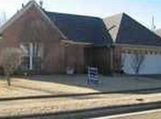 5329 Water Point Dr, Memphis, TN 38141