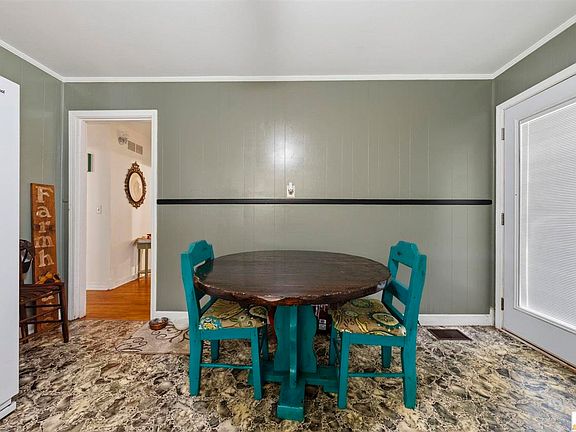 3rd image of 302 N 9th St