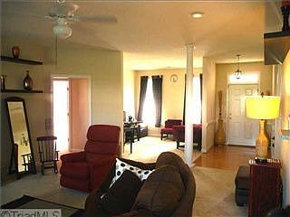 3rd image of 3016 Juniper Dr