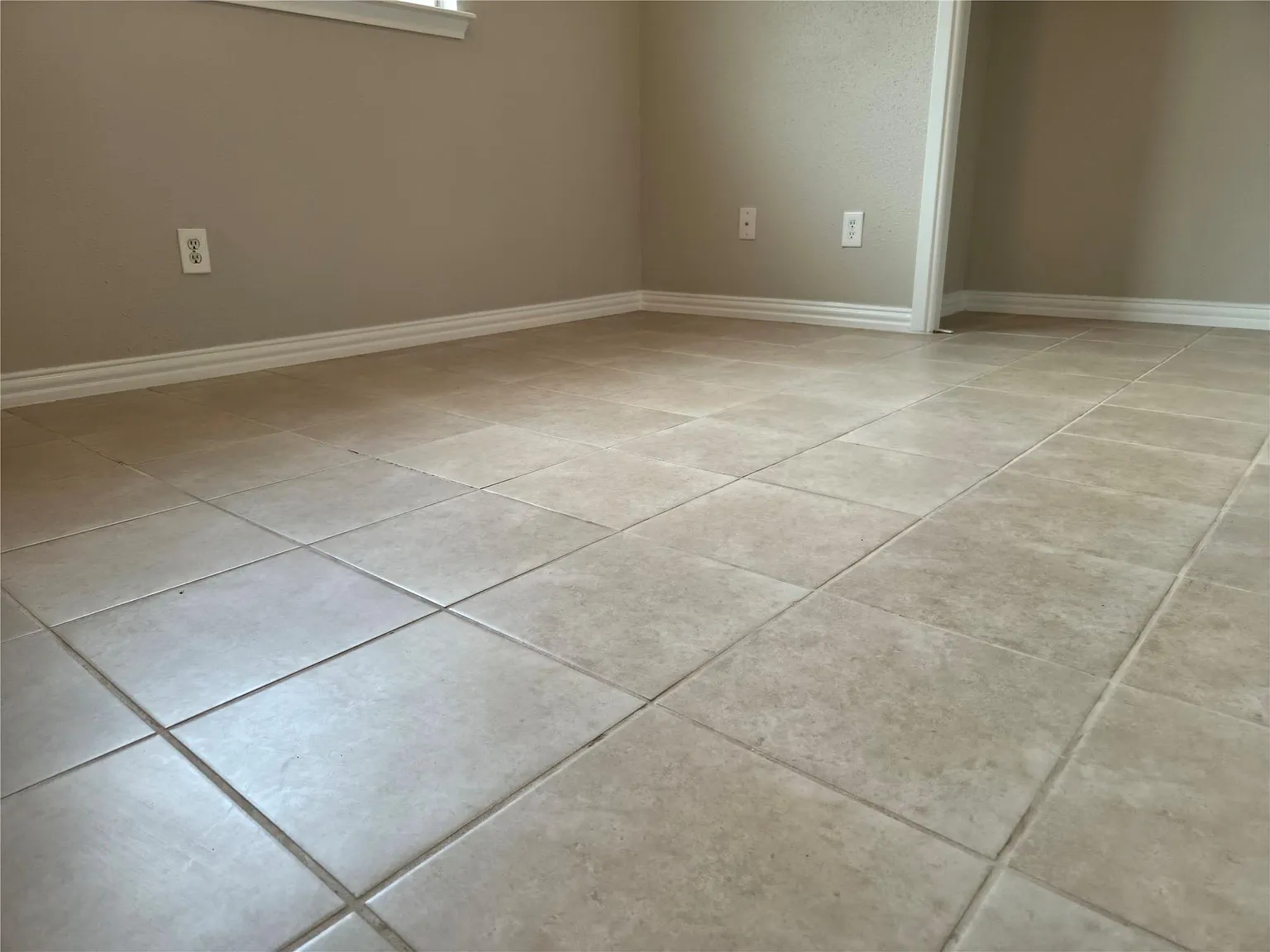2 bed, 1.0 bath, 1025 sqft, $1,750 — Photo 4