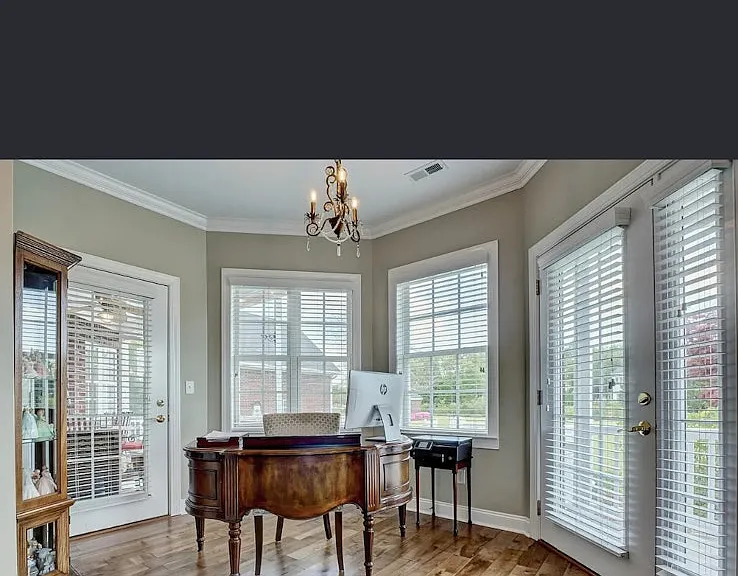 Master sitting area