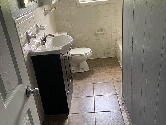 5th image of 203 S 15th St #201