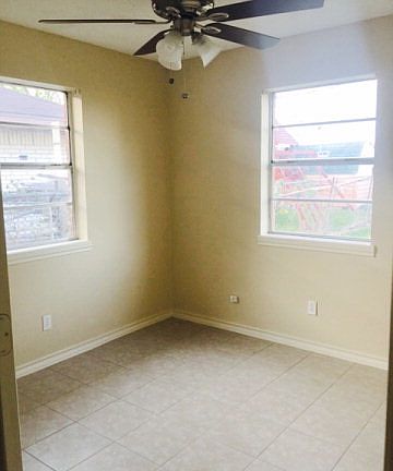 3rd image of 902 Loma Linda