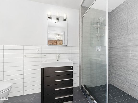 4th image of 17 Bleecker St APT 3E