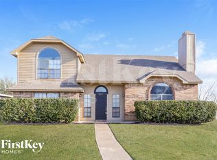 490 Everest Dr, Cedar Hill, TX 75104