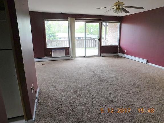 5th image of 201 Evergreen St APT 1-1A