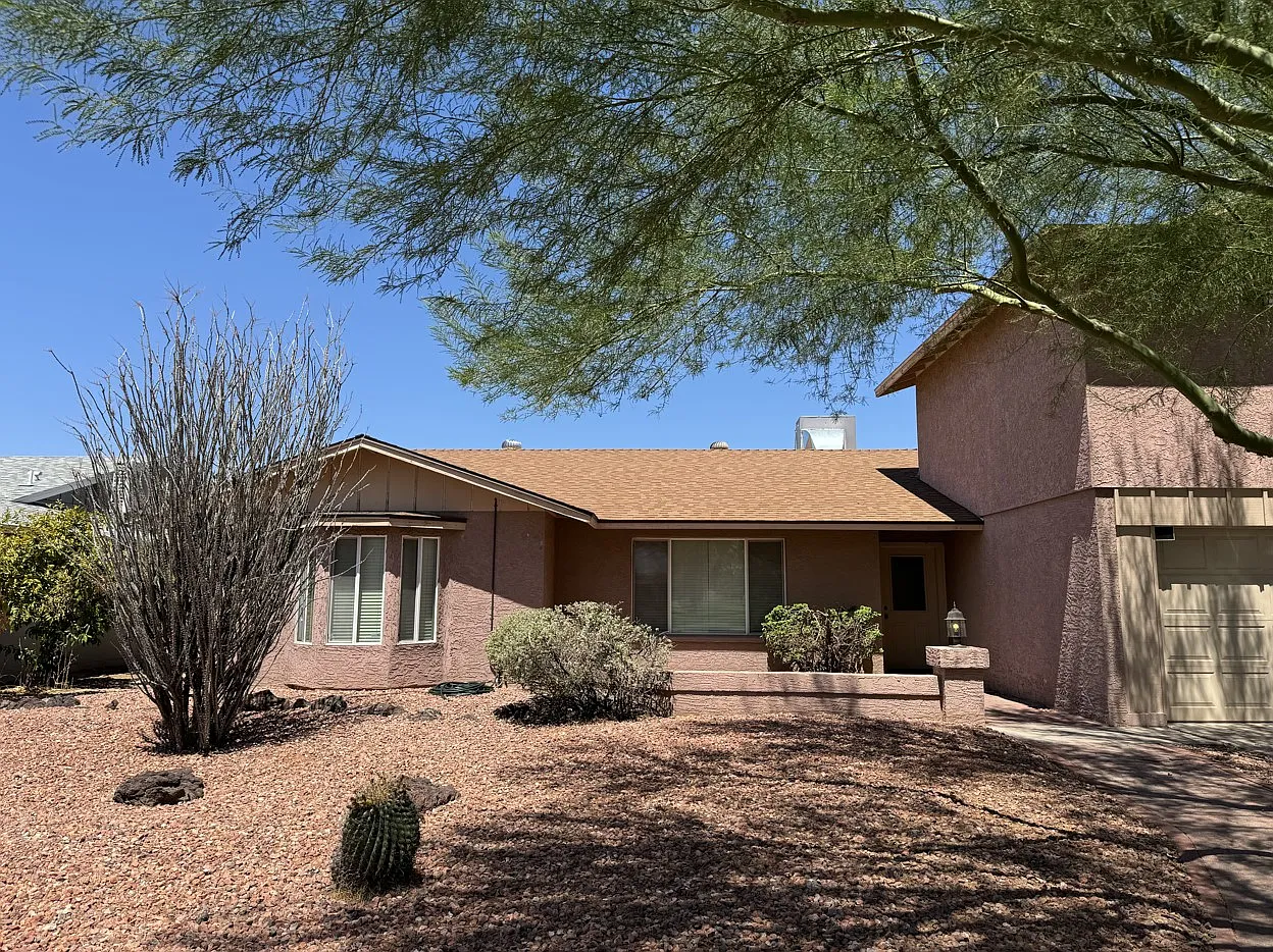 5 bed, 2756 sqft, $700 — Photo 1
