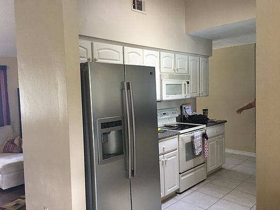 3rd image of 617 Ipswich Ln