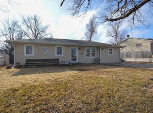 1009 W Ash St, Junction City, KS 66441