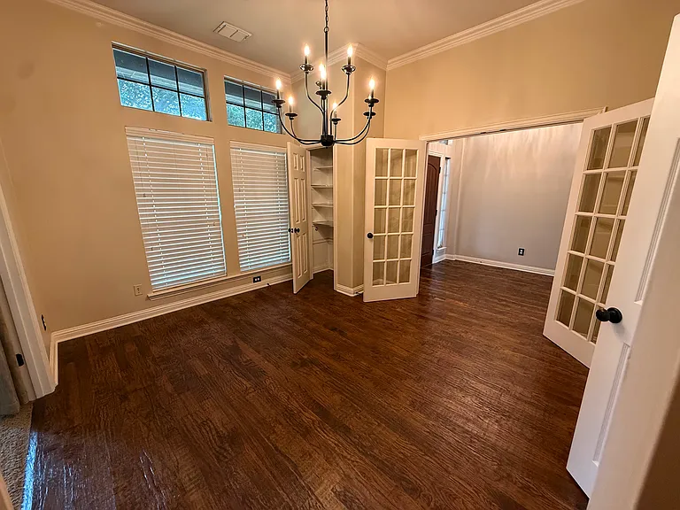 518 Creekside Dr — Photo 14