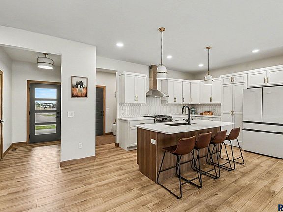 3rd image of 1001 S Moonlight Cir